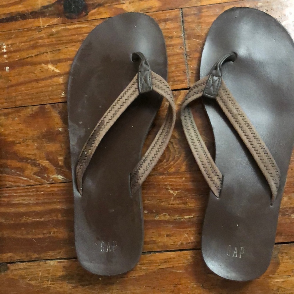 FREE with any bundle 2 or more!! Brown gap sandals
